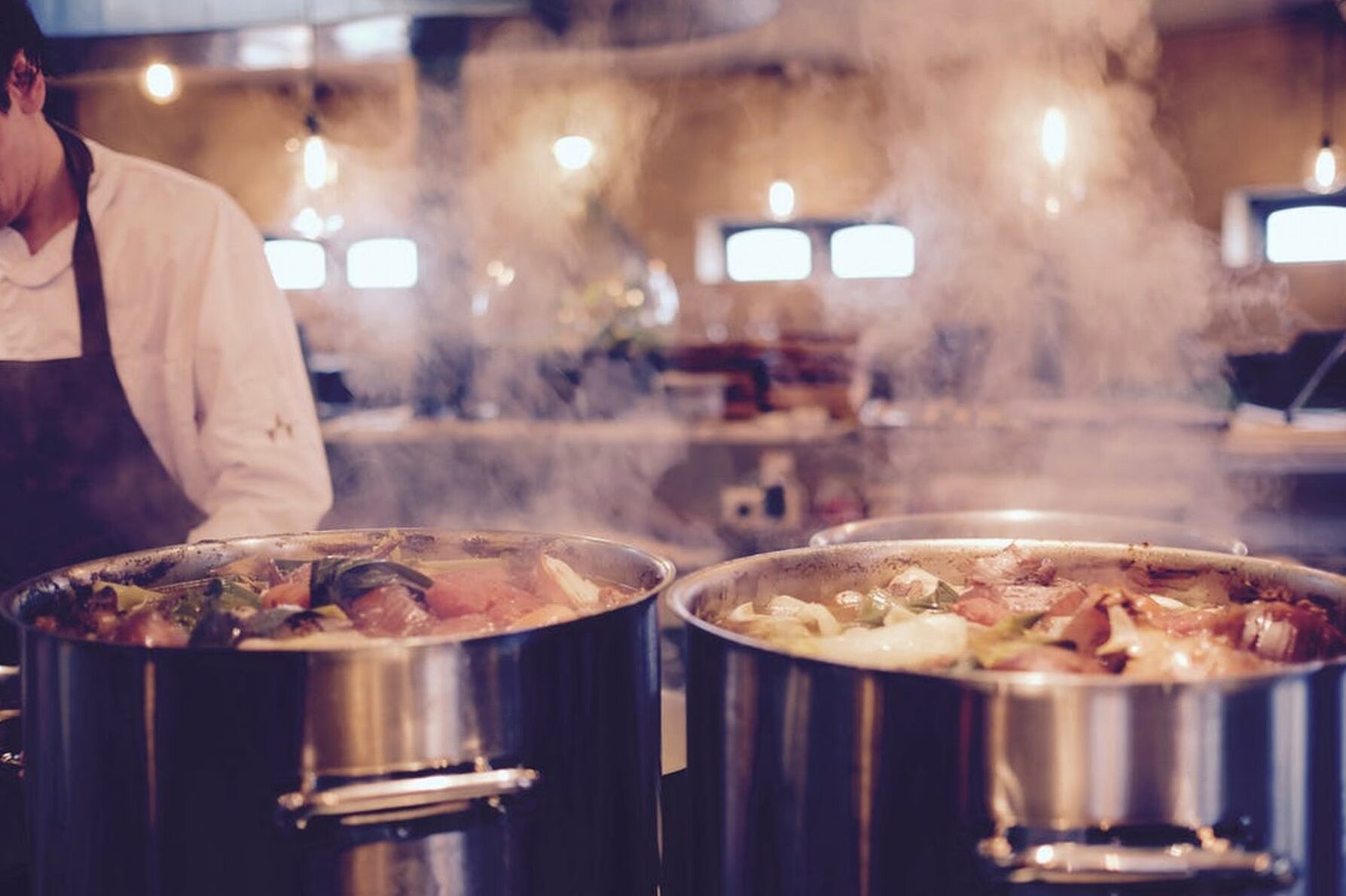 La importancia de la limpieza de campanas extractoras para restaurantes en Bilbao
